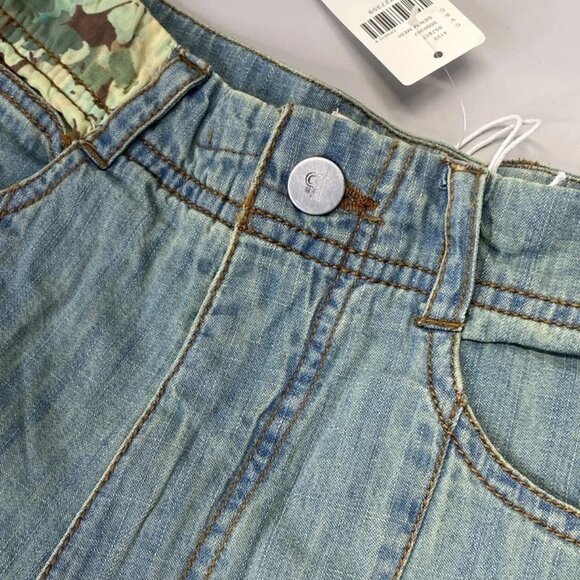 Pilcro Women's Relaxed Flare Patch Work Edition Jeans Size 27 - Picture 7 of 8